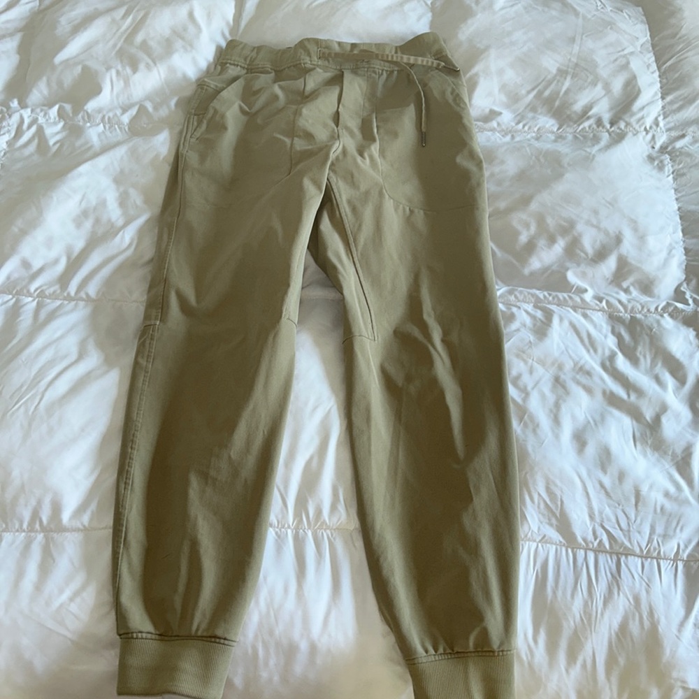 Lululemon mens abc jogger medium khaki color good condition